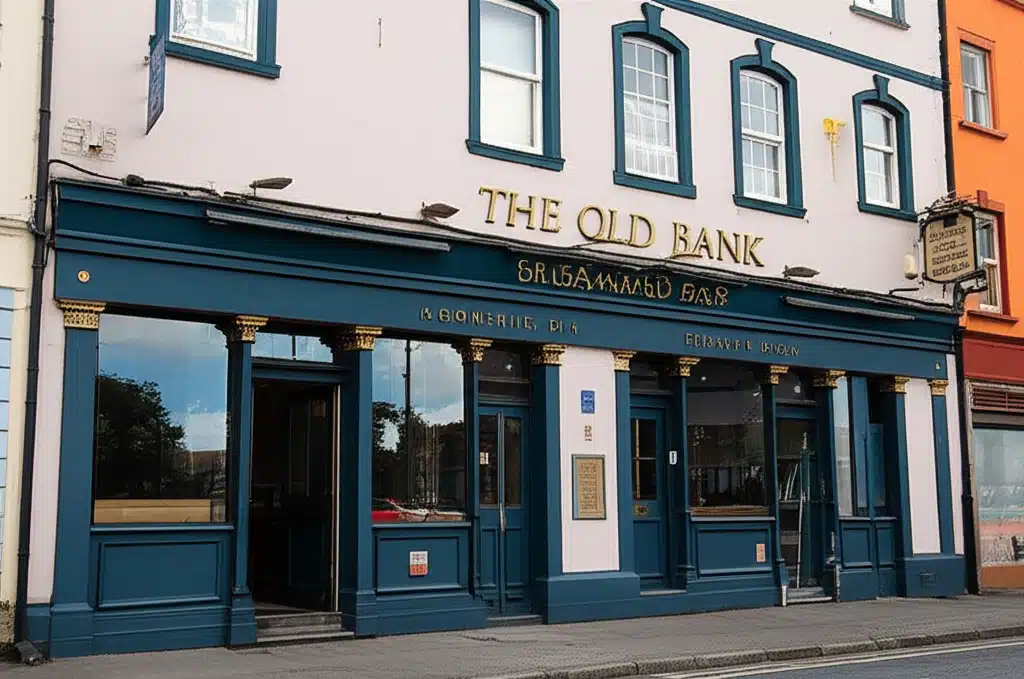 The Old Bank Dungarvan 1 Banc Sean Dhún Garbhán: Grianghraf de Phríomhshráid Dhún Garbhán