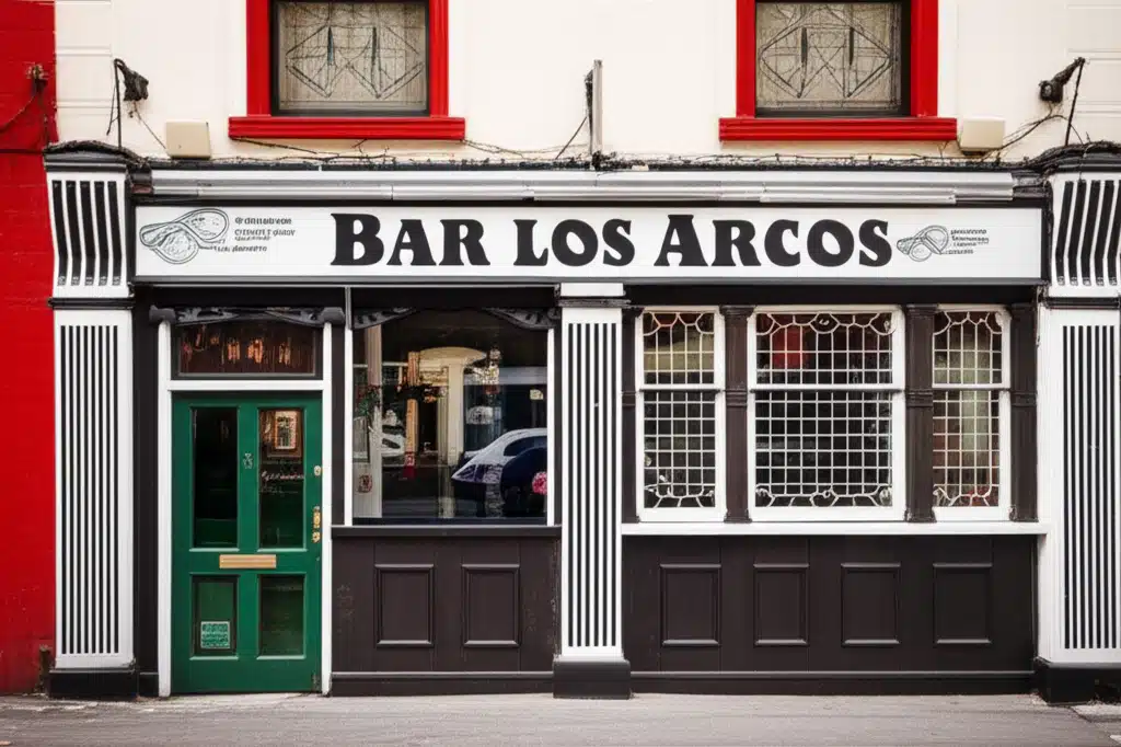 Bar Los Arcos: Tionscadal Déagóireach i gCeartlár na Cathrach