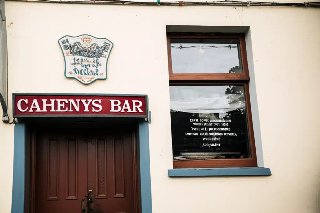 Cahenys Bar: Taise ceoil agus deochanna i gceartlár na cathrach