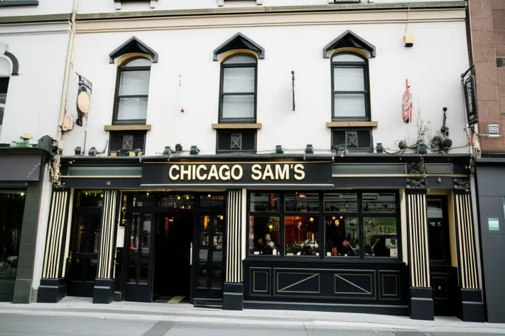 Chicago Sam’s: Grianghraf de chuid Bhaile Chicago a bhfuil cáil air