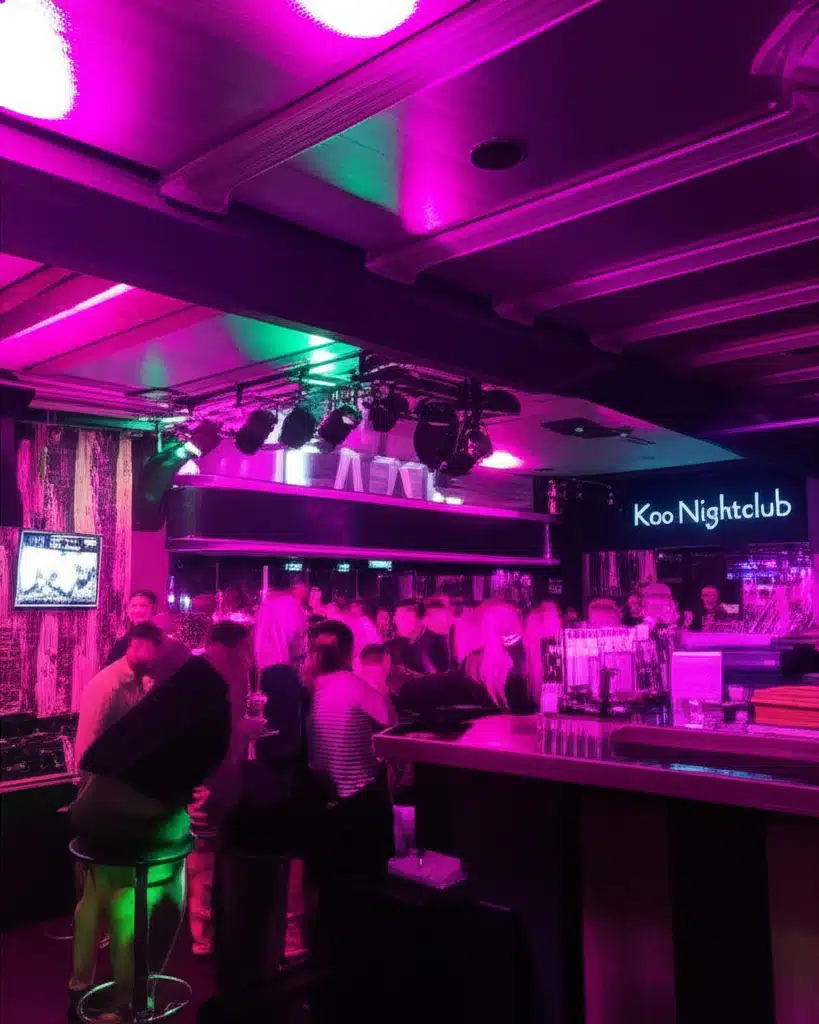 Koo Nightclub 1 Club Oíche Koo: Spraoi agus Ceol i gClub Oíche Béal Feirste