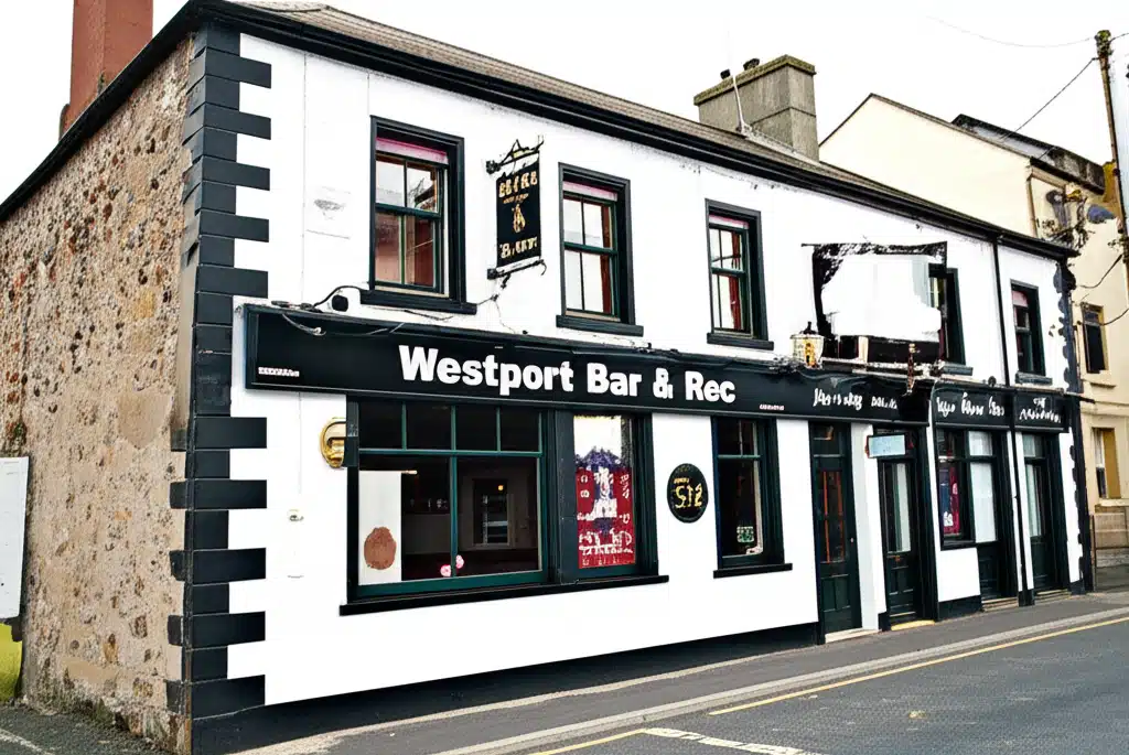 Táinse & Raon Spóirt i gCeardach Thiar: Westport Bar & Rec