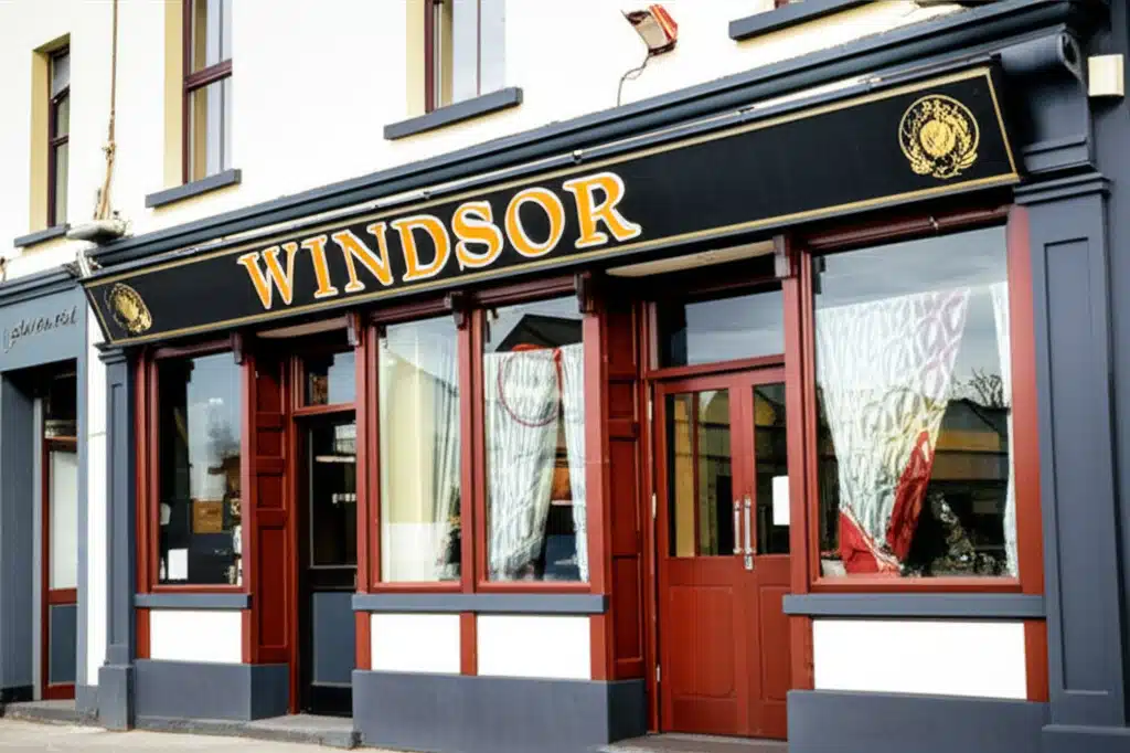 Windsor Bar and Restaurant 1 Taispeántas de Windsor Bar agus Restaurant i gCúirt Windsor