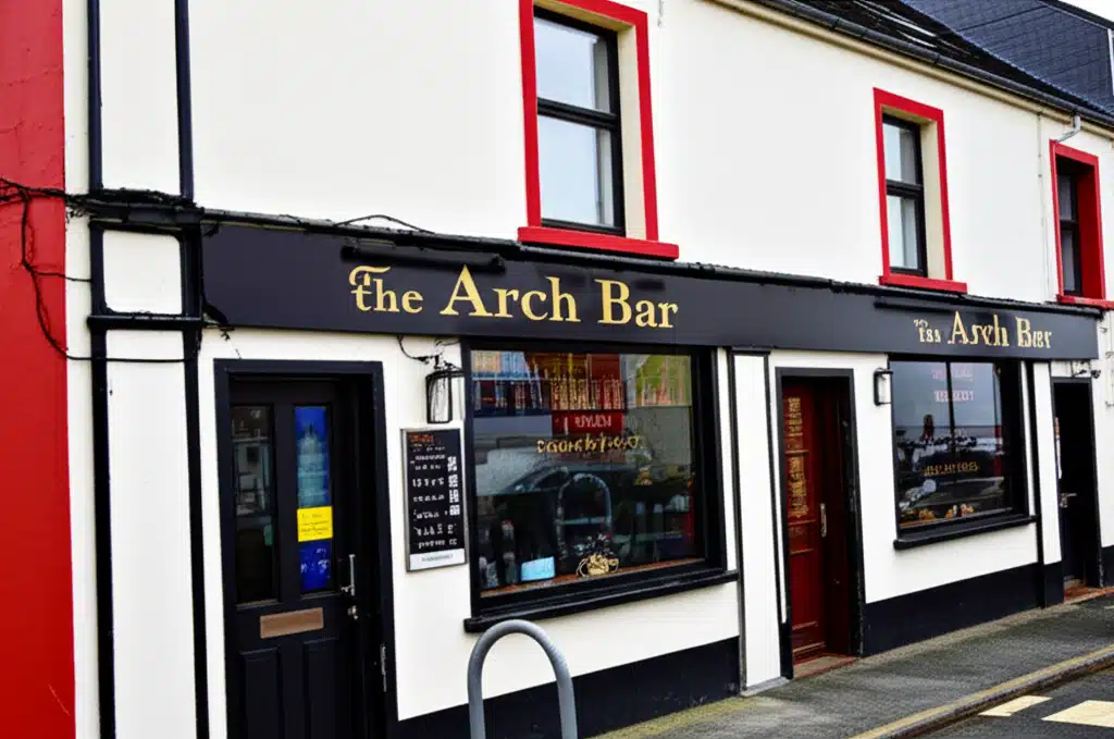 The Arch Bar 1 The Arch Bar: Tionlacan Leatharscáil agus Cultúr Ealaíne