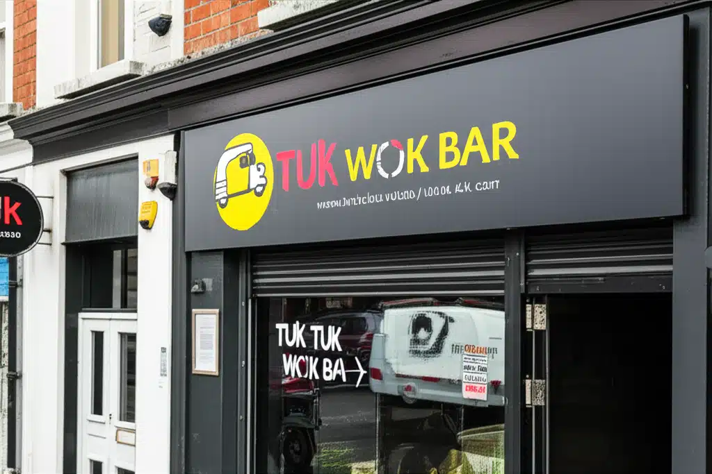 Tuk Tuk Wok Bar: Bia Áiseach & Turas Sráide i mBá Iarthar